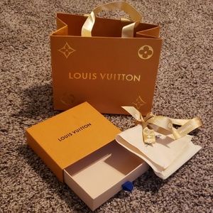 LOUiS VUiTTON SHOPPiNG & ETC...